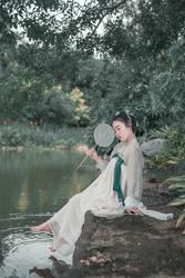 CF黑号离婚两年后，刘恺威终于不忍了！